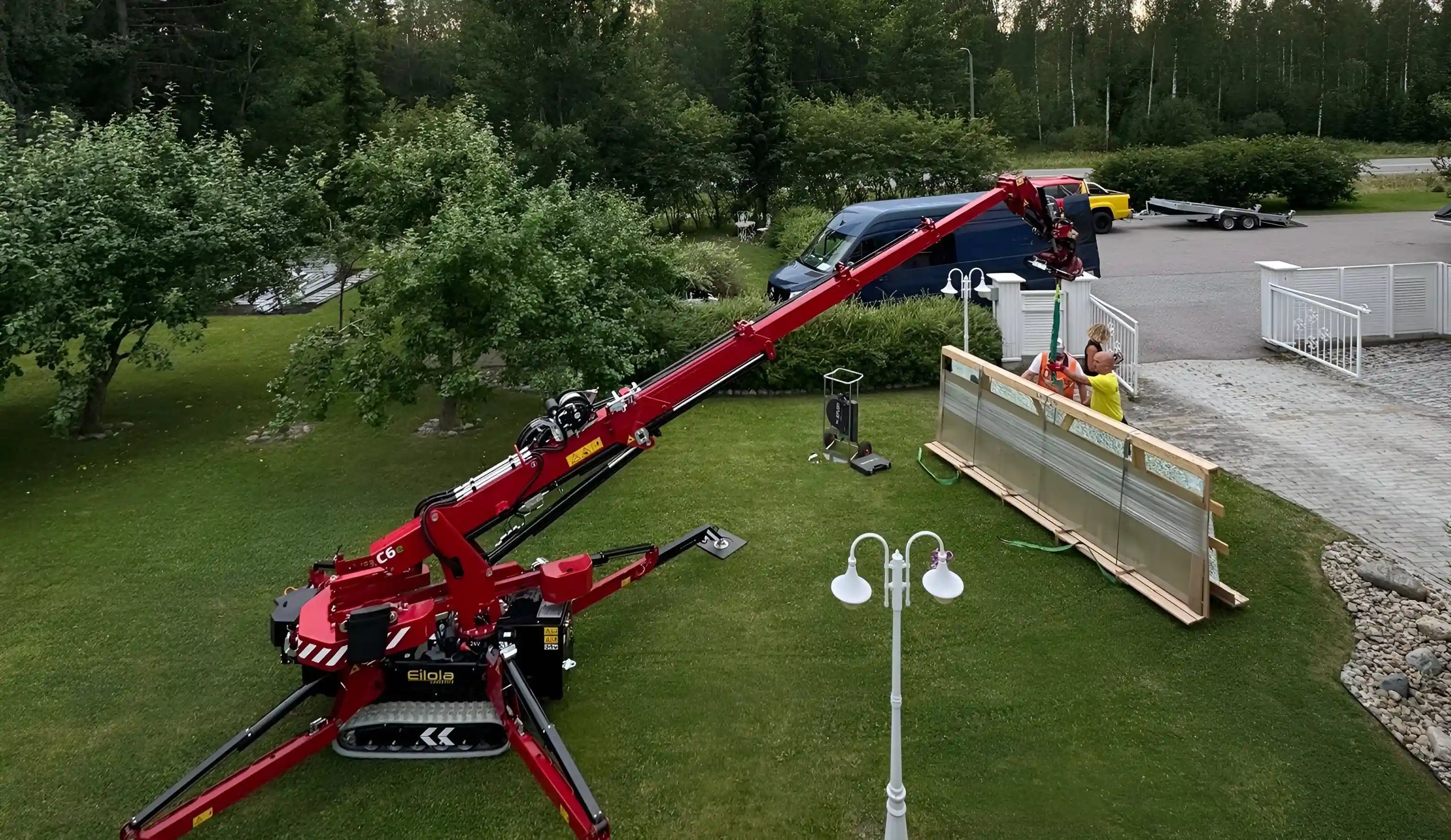Mini Crane for Tight Locations